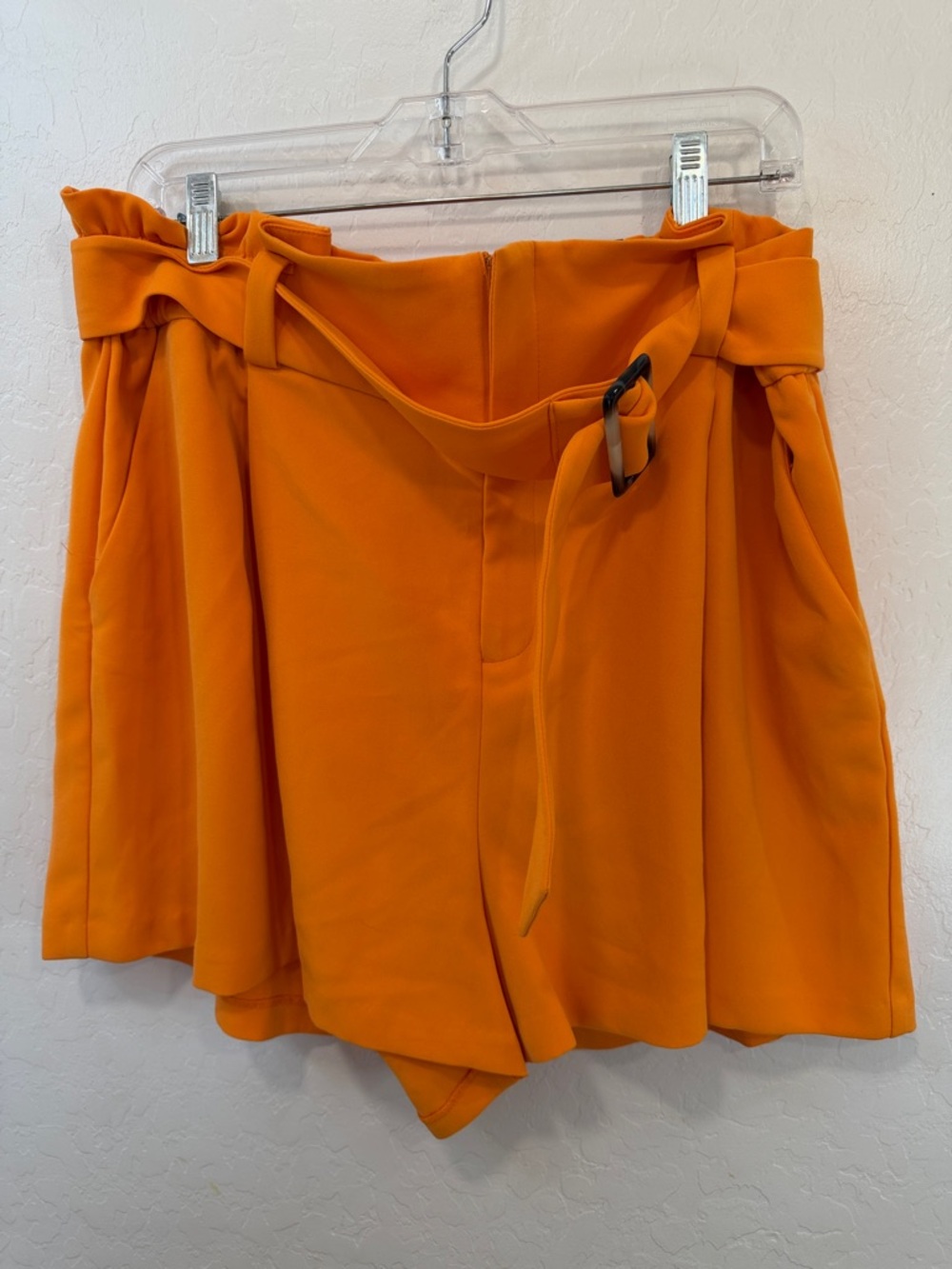 NWT Nine West Clementine Paperbag Waist Shorts bright Orange Womens XL stretch